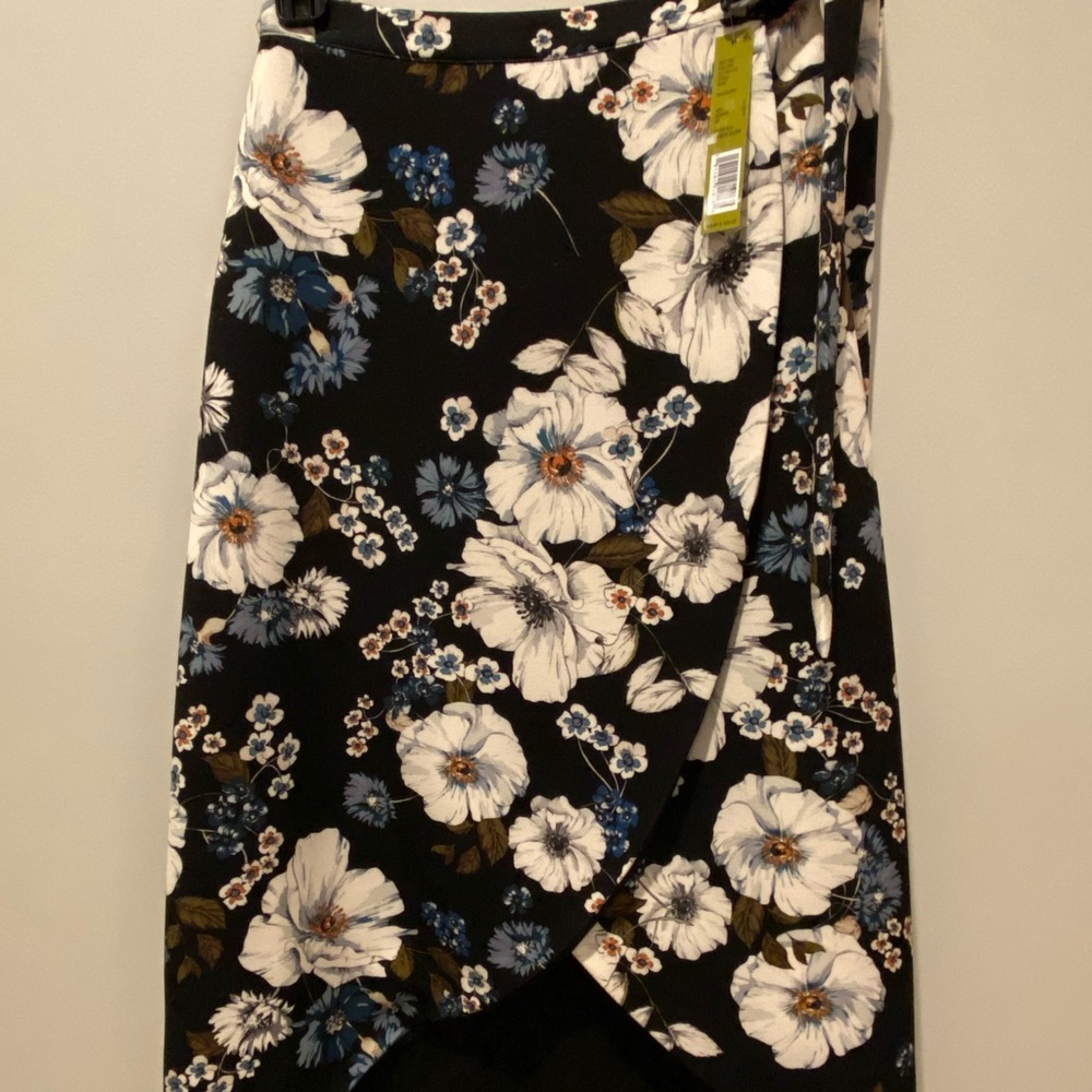 Gianni Bini Skirt NWT SZ 2